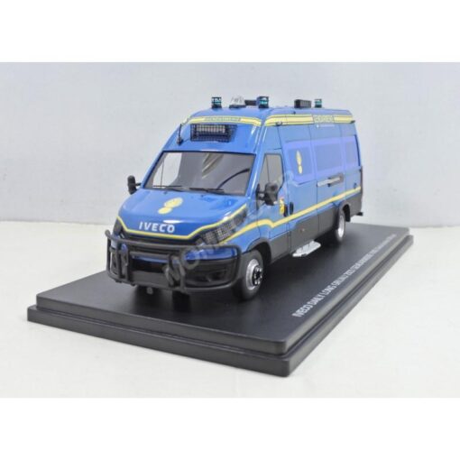 iveco daily long gruau vmg vehicule de maintien de lordre 2022 gendarmerie bleu